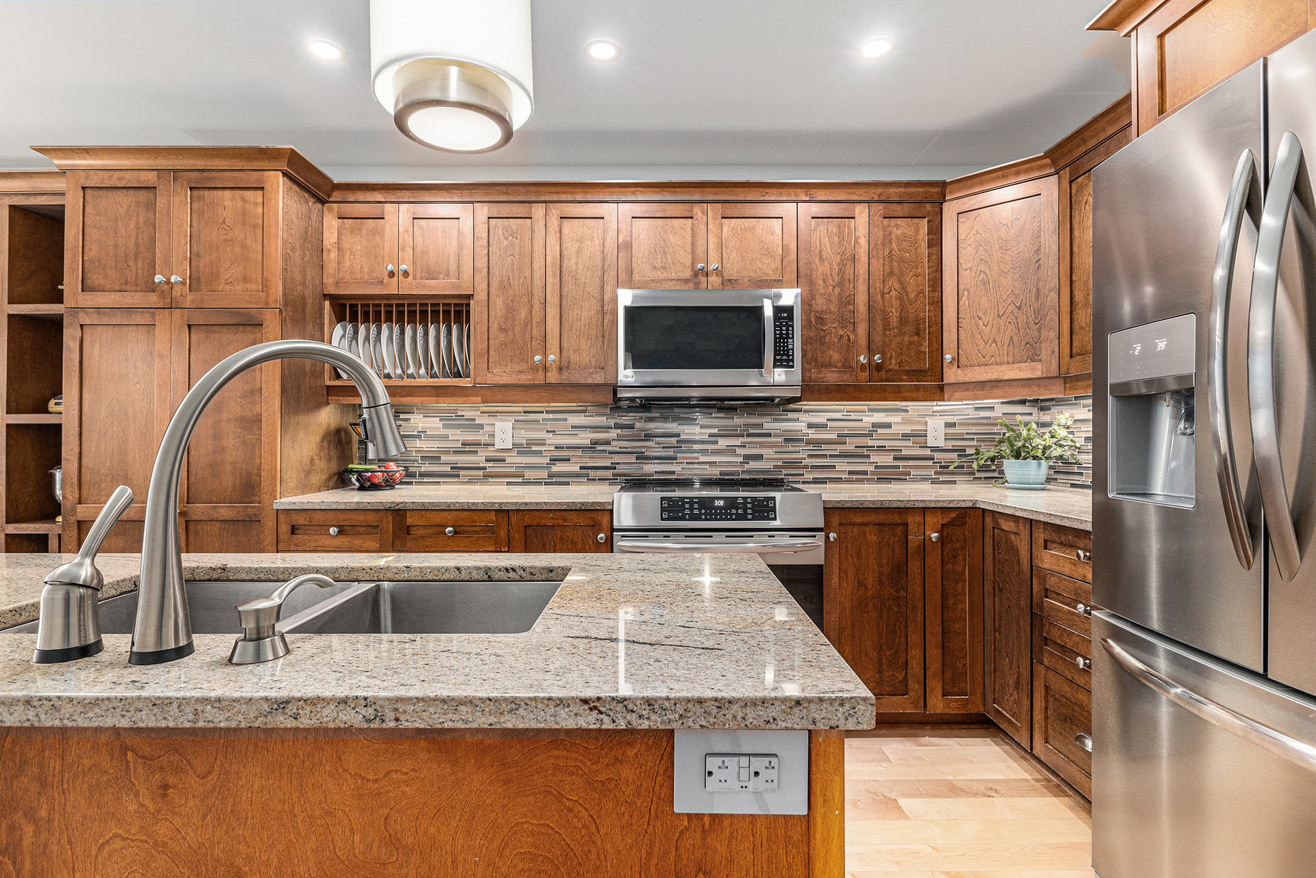 015_128_mclachlin_street-35_122