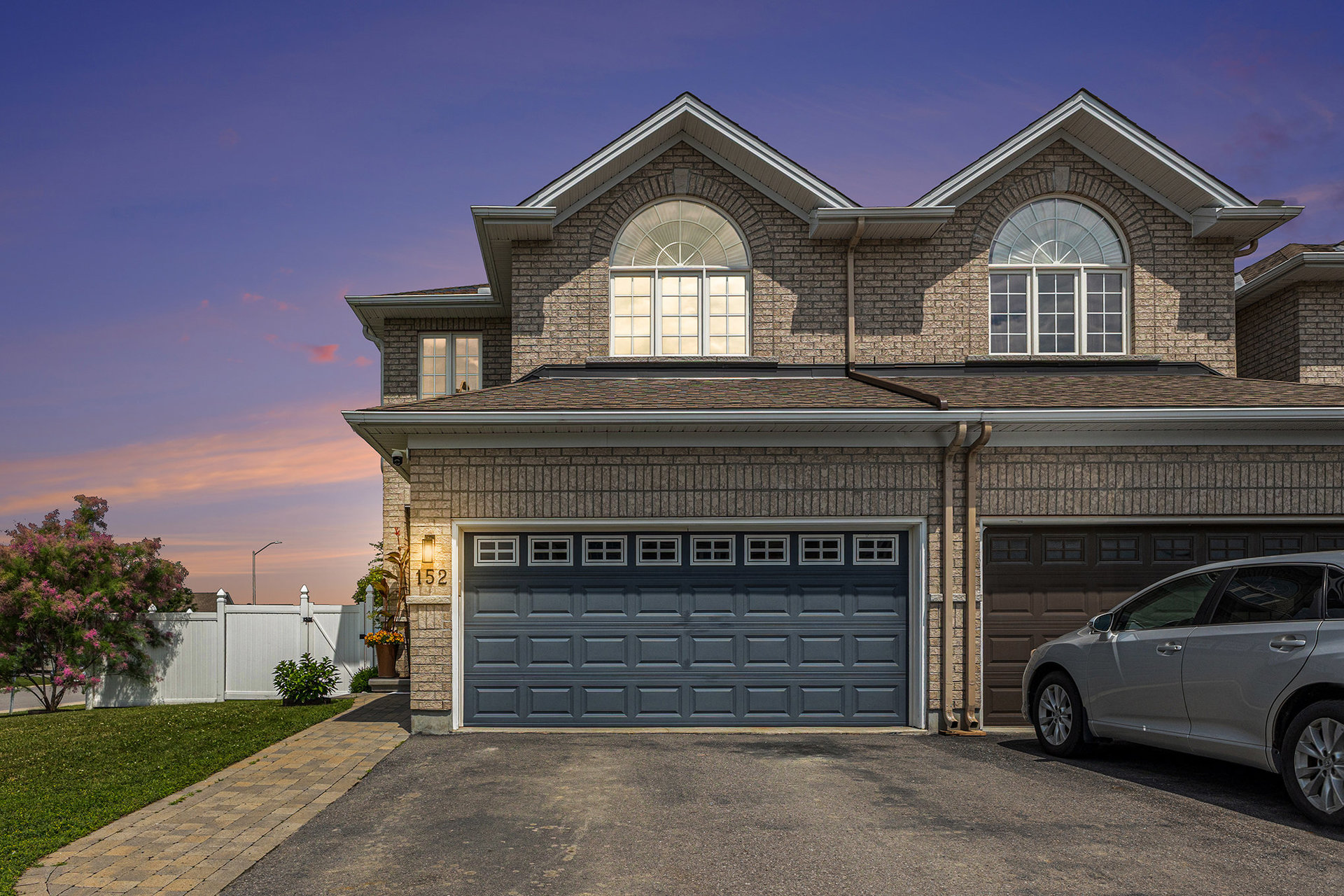 001_152_desmond_tru_30_910