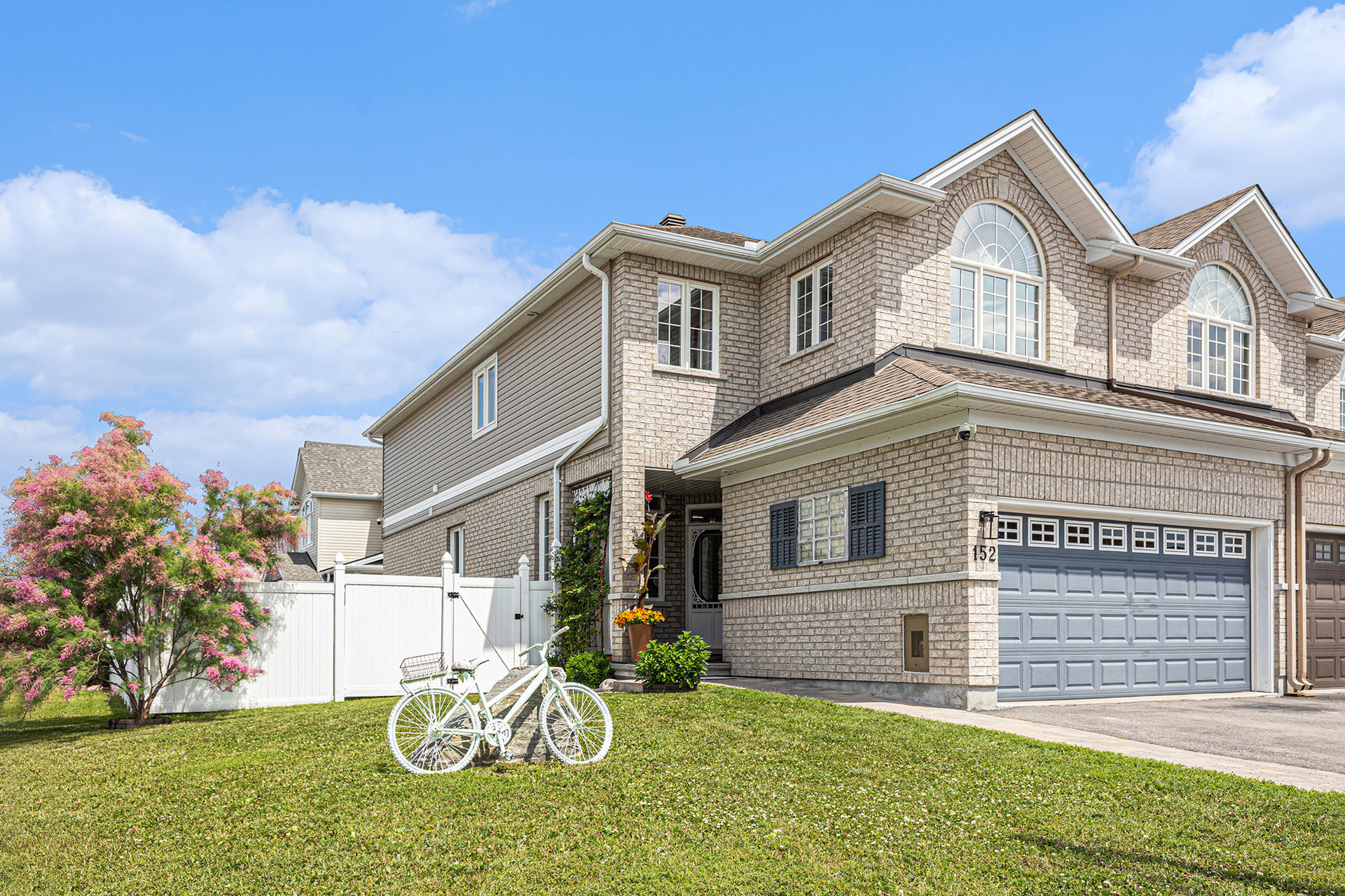 003_152_desmond_tru_32_102