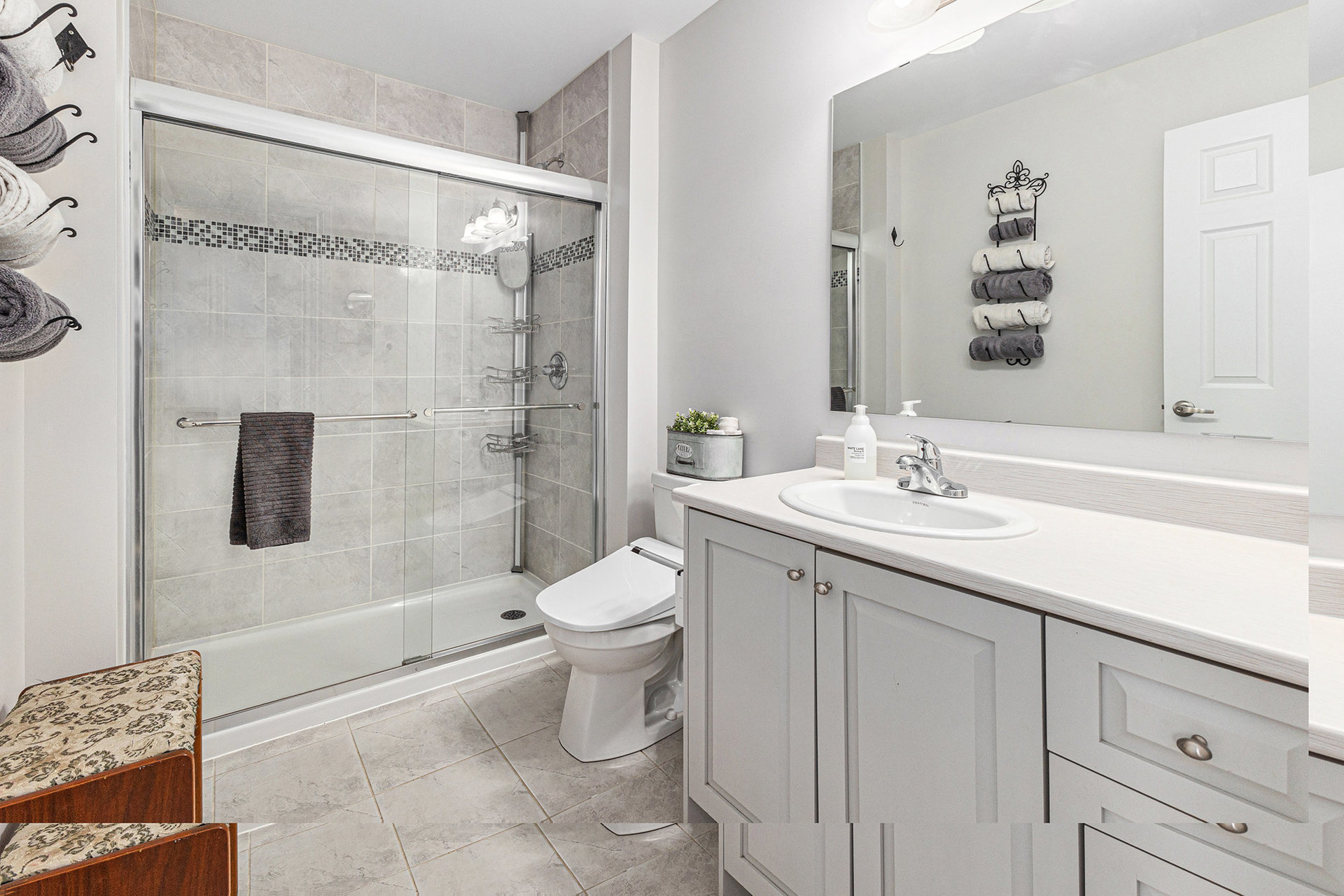 017_152_desmond_tru_13_204