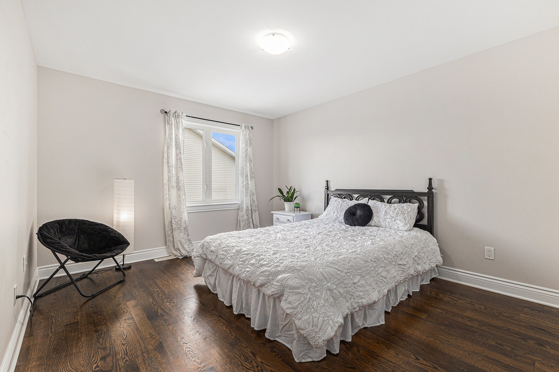 018_152_desmond_tru_6_848